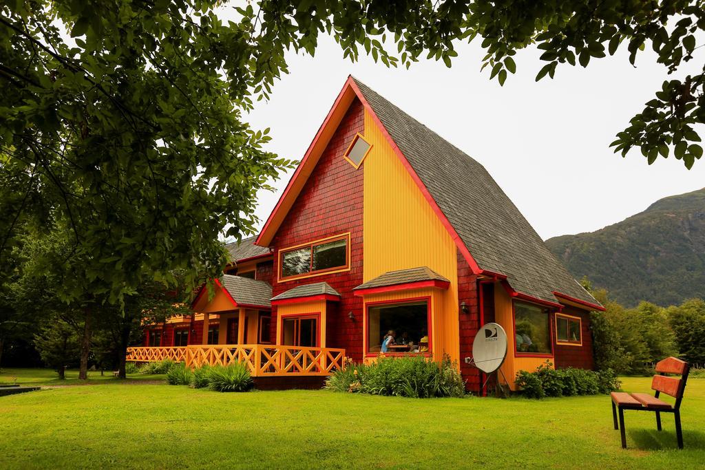 Hotel Y Cabanas Patagonia Green Puerto Aisen Bagian luar foto